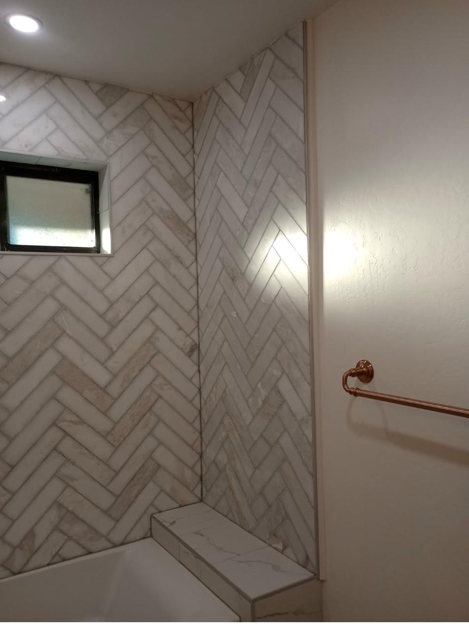 Herringbone shower side angle